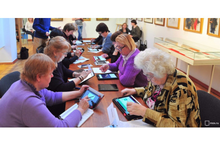 В университете для пожилых людей в Москве смогут проходить обучение 2,6 тысяч человек