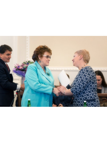 Ольга Васильева награждена Почетной грамотой Российской академии образования