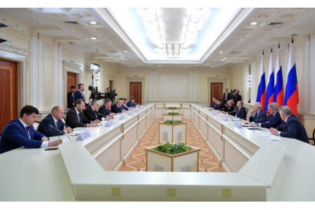 Владимир Путин провел в Екатеринбурге совещание по вопросу развития системы СПО