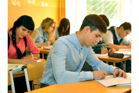 В России итоговое сочинение в среду напишут 654 тысячи школьников